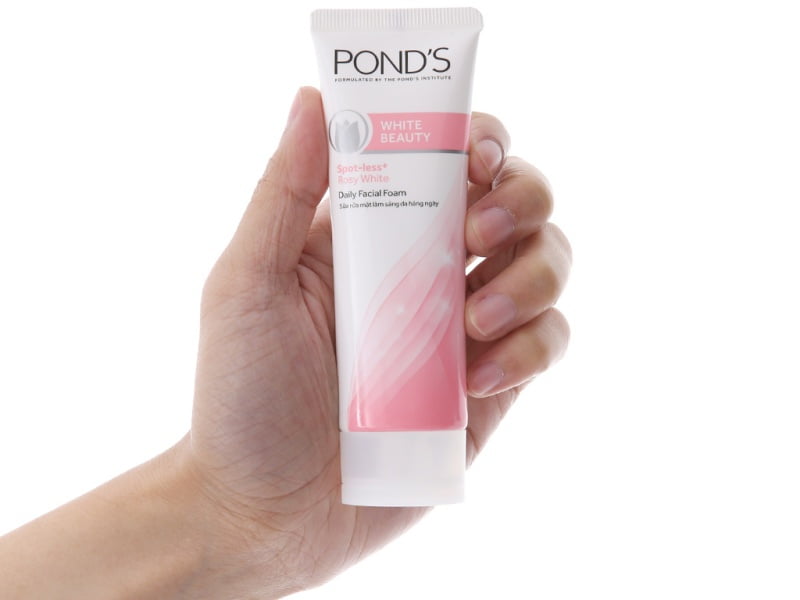 Sữa rửa mặt Pond's